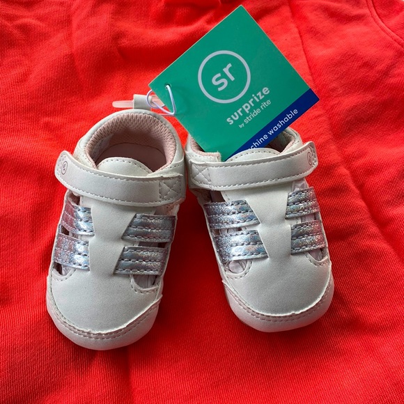 NEW With Tags Surprize Stride Rite Kellyn Girls  White/Silver Sparkle 6-12 Mo. - Picture 1 of 2